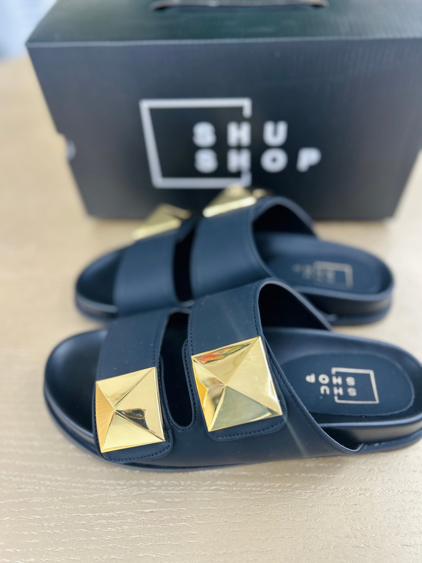 Bernardo Buckle Sandal {Black}