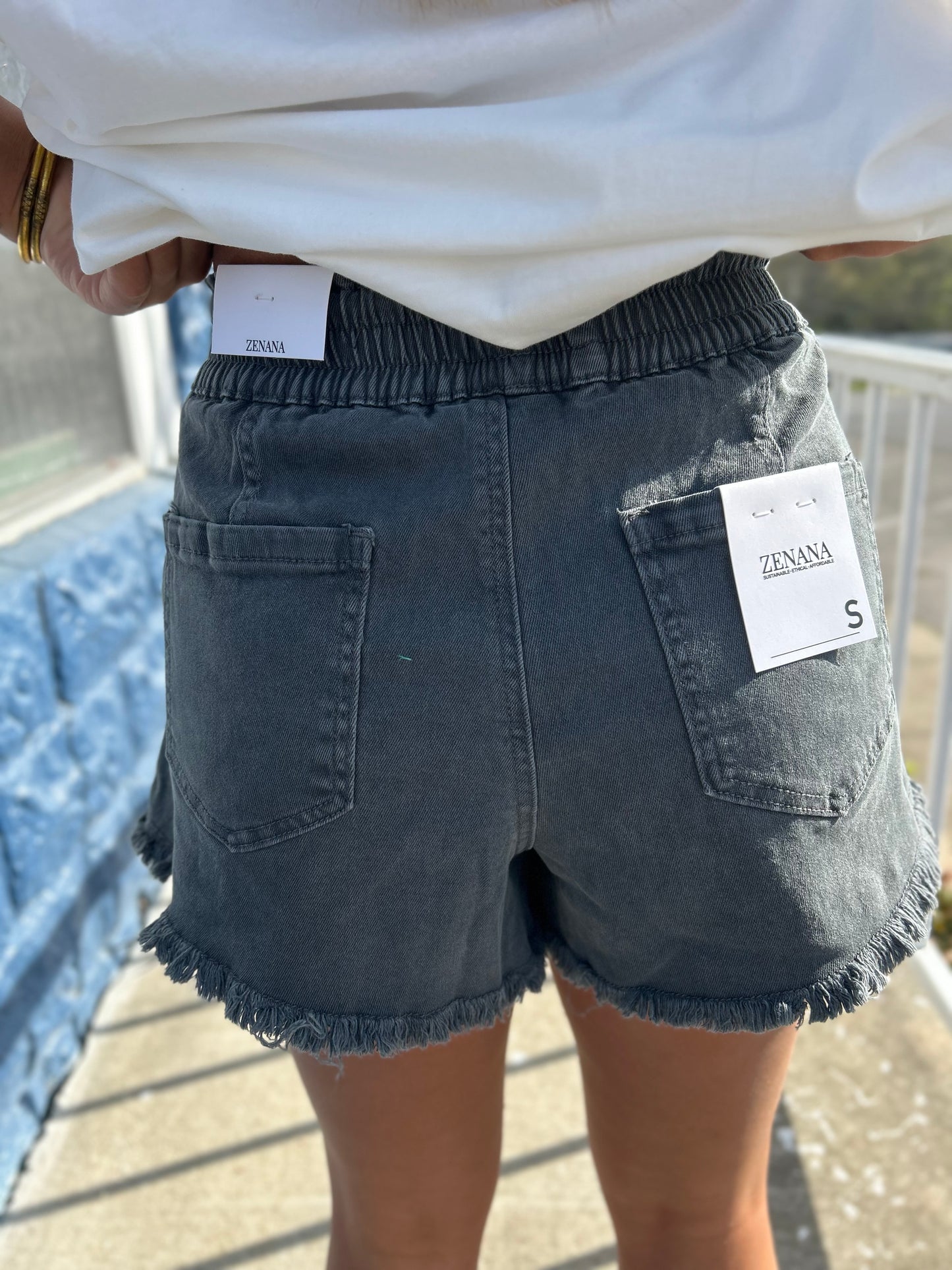 Right On Time Shorts {Black}